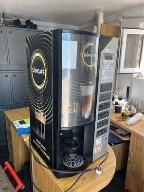 Automat profesional de cafea Doncafé - automat vending cafea second hand pentru firme si HoReCa