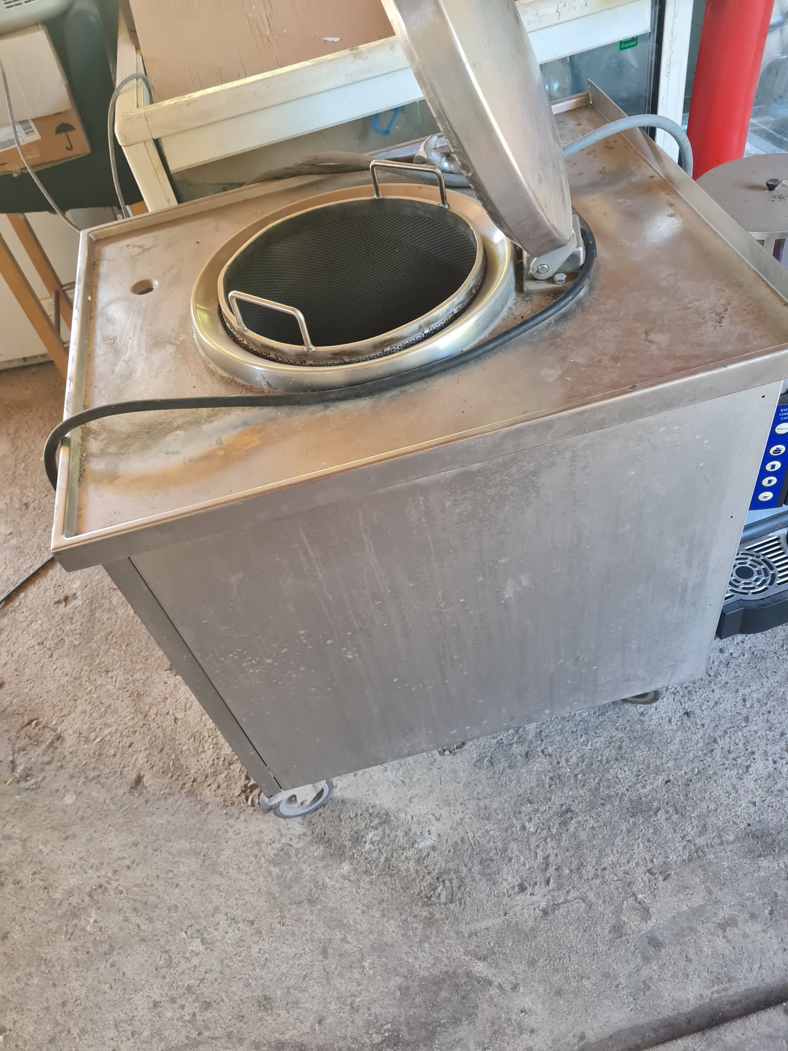 Marmita profesionala electrica inox cu cos de fierbere si capac rabatabil