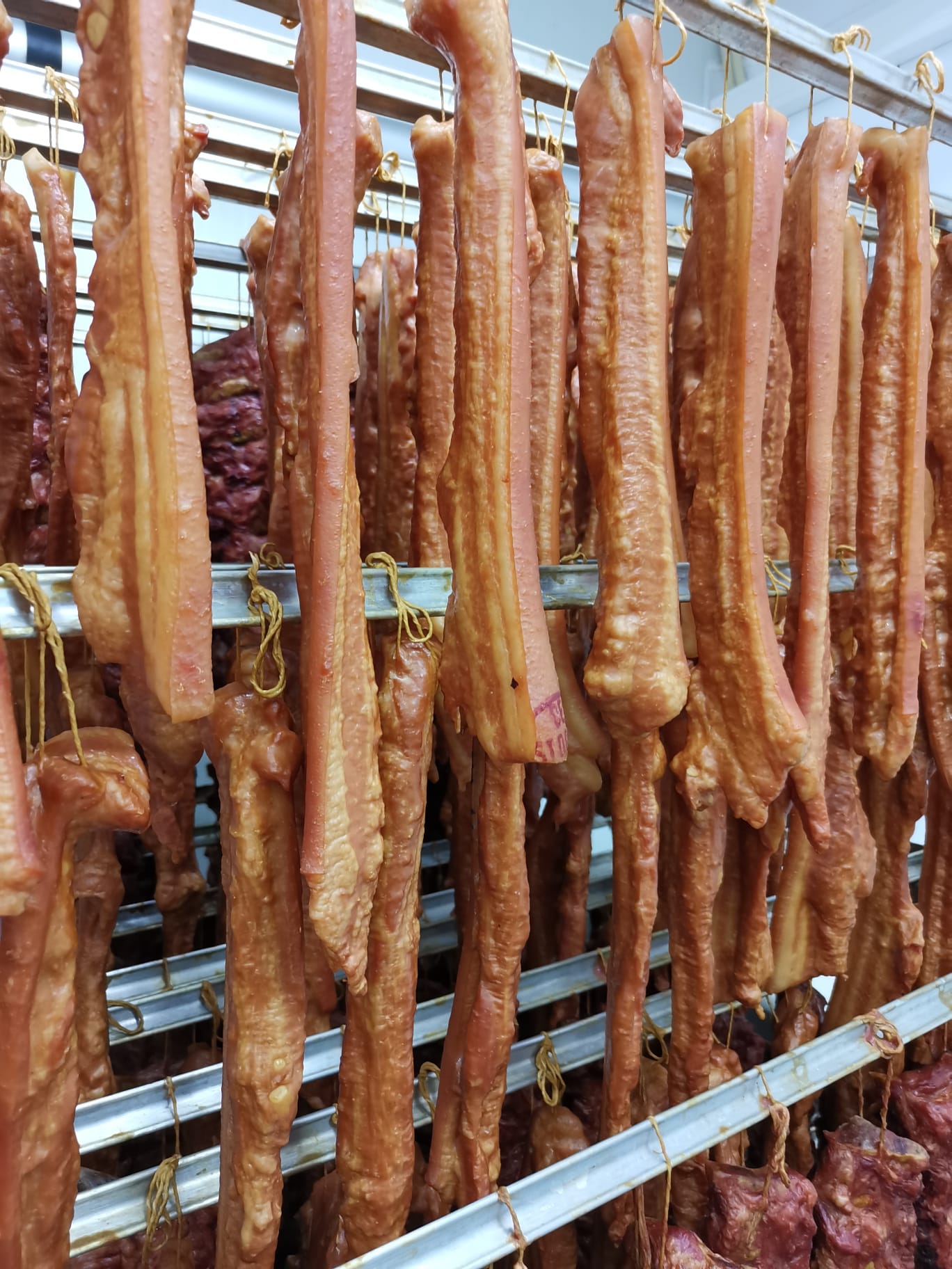 Slanina afumata pentru HoReCa – restaurante, hoteluri, catering si magazine alimentare