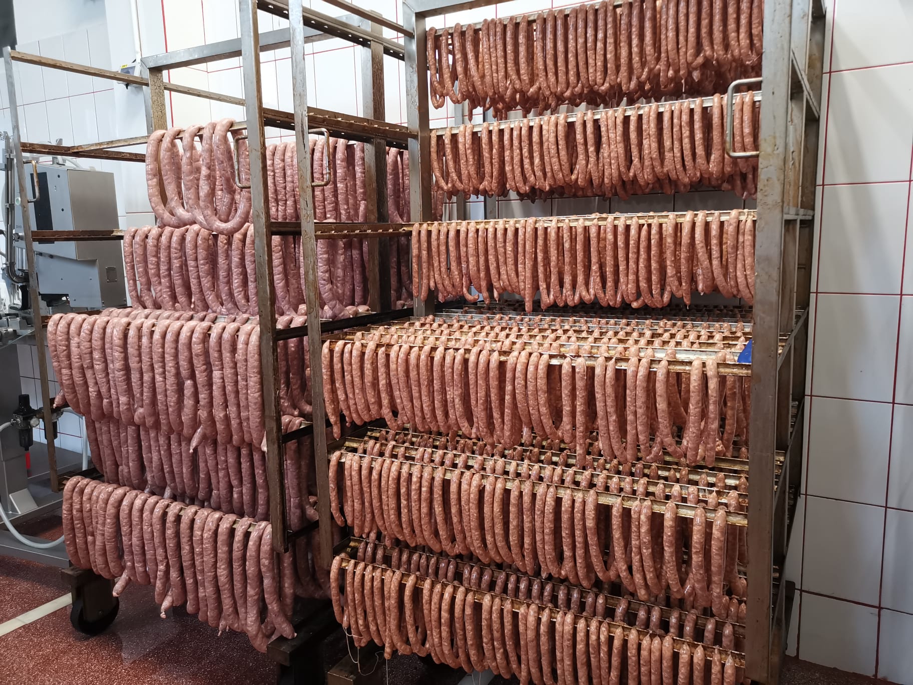 Carnati proaspeti traditionali pentru HoReCa - producator carnati pentru restaurante, grill si catering