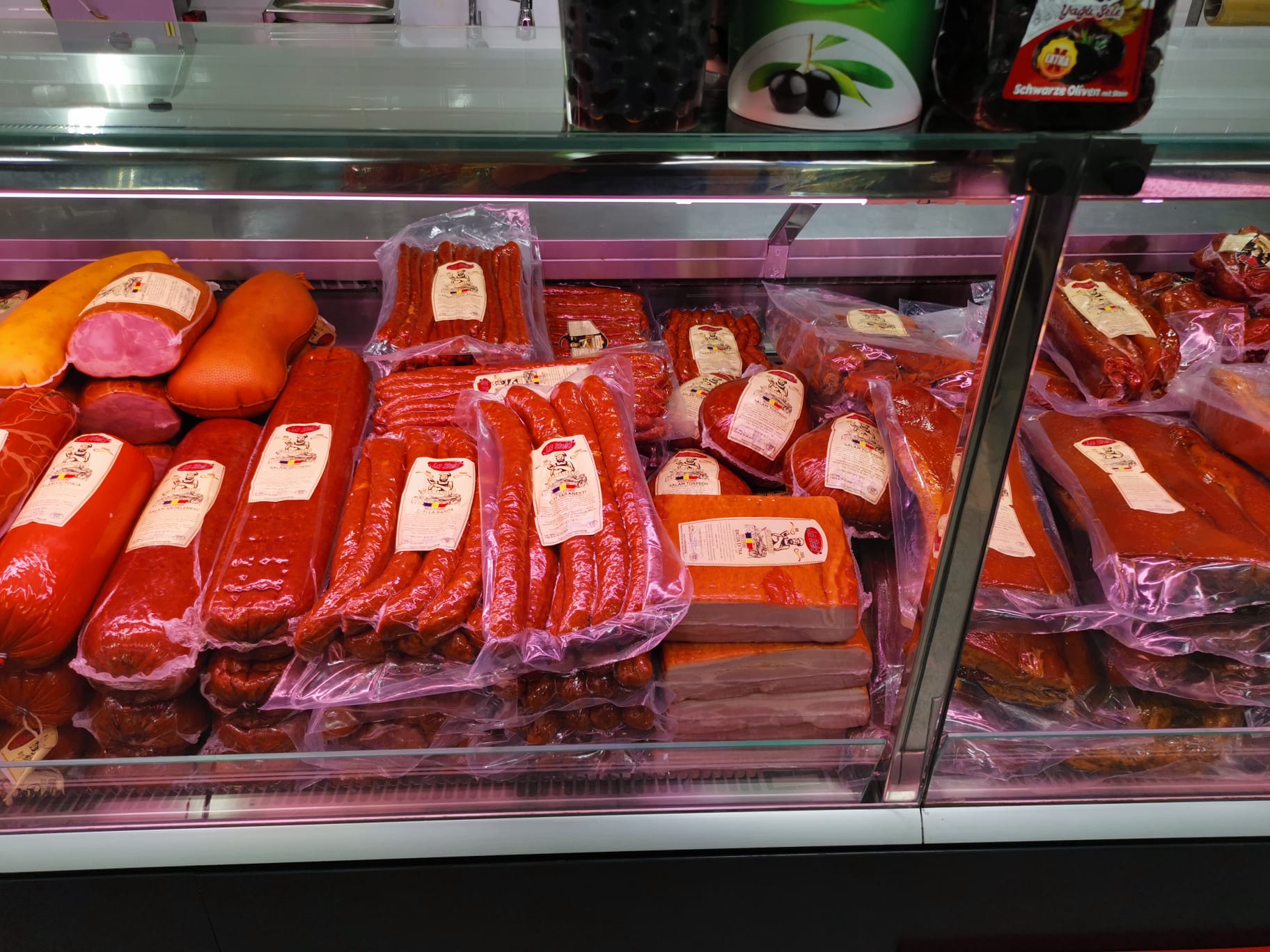 Produse traditionale din carne pentru HoReCa - afumaturi, mezeluri si preparate artizanale