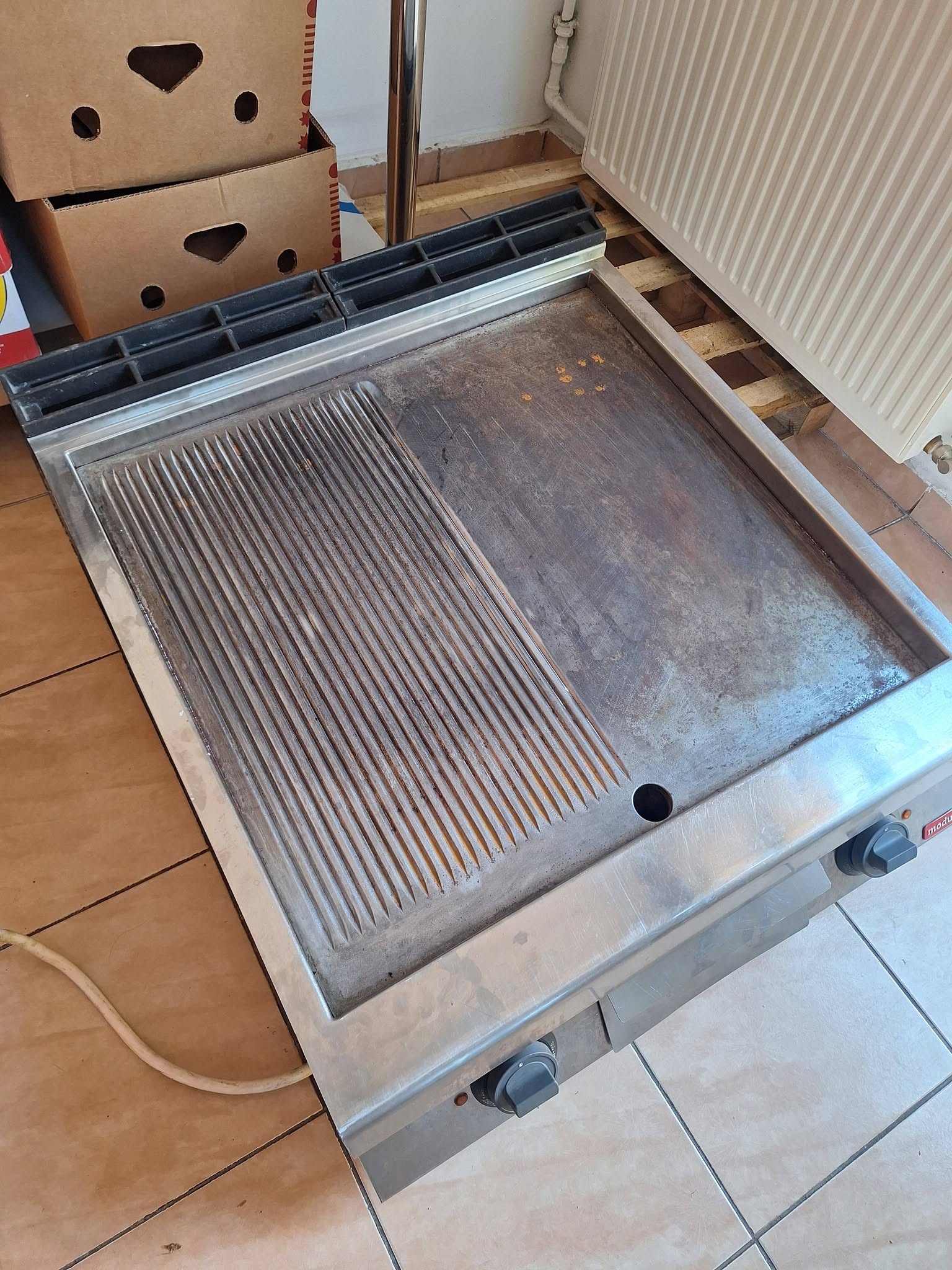 Plita Profesionala Fry Top Modular Italy 380V - Suprafata Mixta Neteda si Striata, Ideala pentru Bucatarii HoReCa