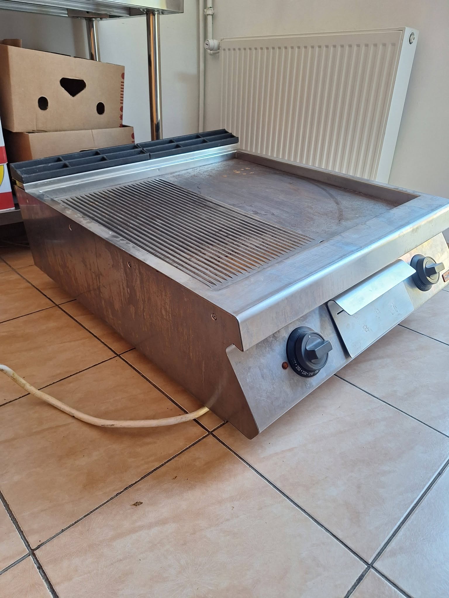 Plita Profesionala Fry Top Modular Italy 380V - Suprafata Mixta Neteda si Striata, Ideala pentru Bucatarii HoReCa - Imagine 3