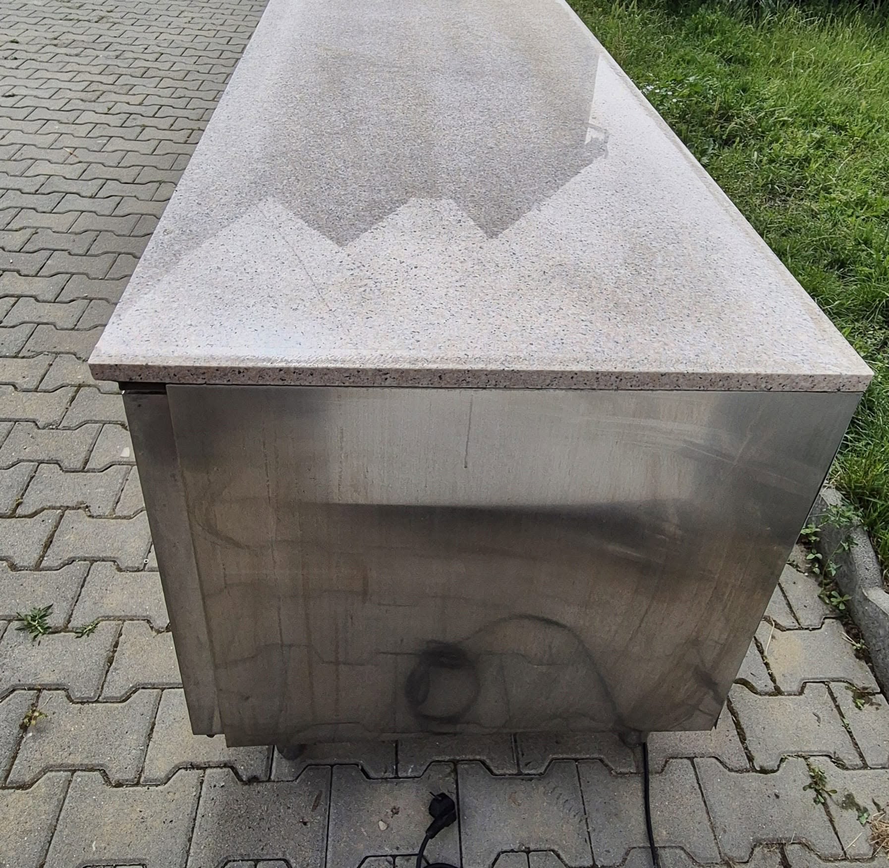 Masa Refrigerata Profesionala pentru Pizza cu Blat din Granit - 2 Usi, 7 Sertare GN, Inox - Imagine 2