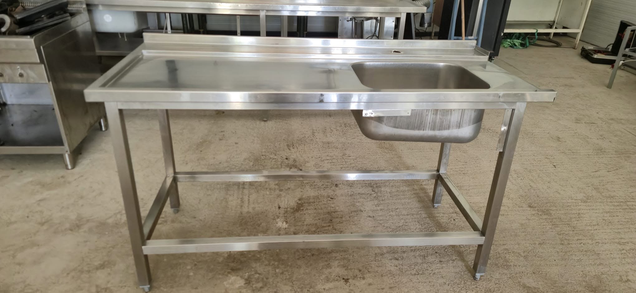 Masa Profesionala din Inox cu Chiuveta pentru Masina de Spalat Vase - Intrare Cos 50x50 cm