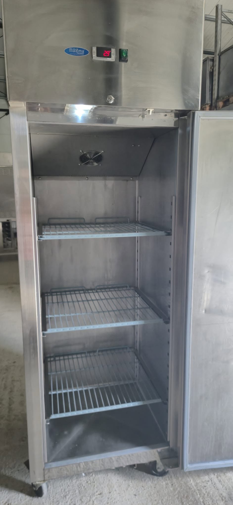 Frigider Profesional din Inox Maxima 480 Litri - 220V, Ideal pentru Restaurante si Bucatarii HoReCa - Imagine 2