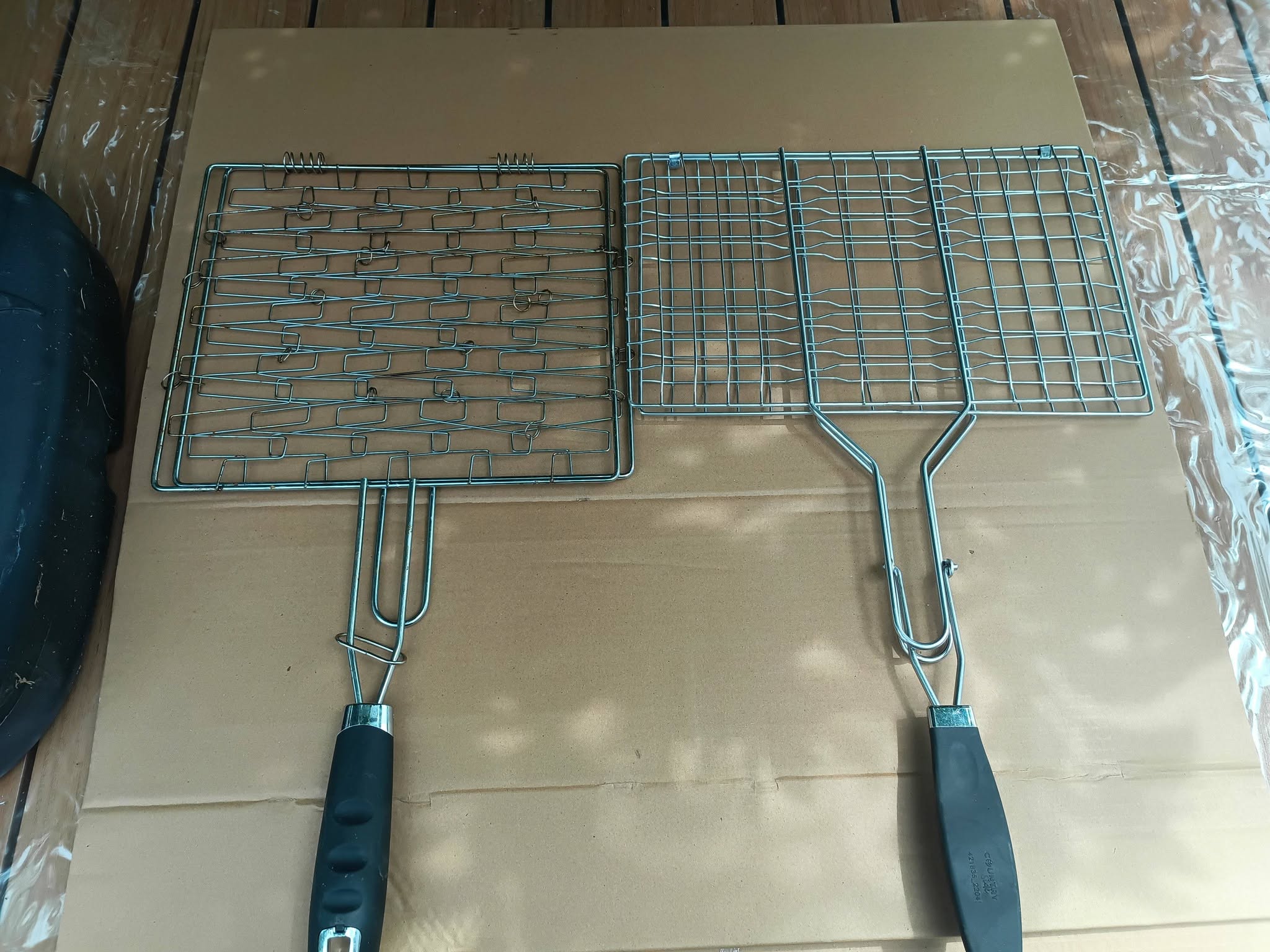 Set 2 Gratare Tip Cleste pentru BBQ si Peste din Inox | Accesorii Gratar HoReCa