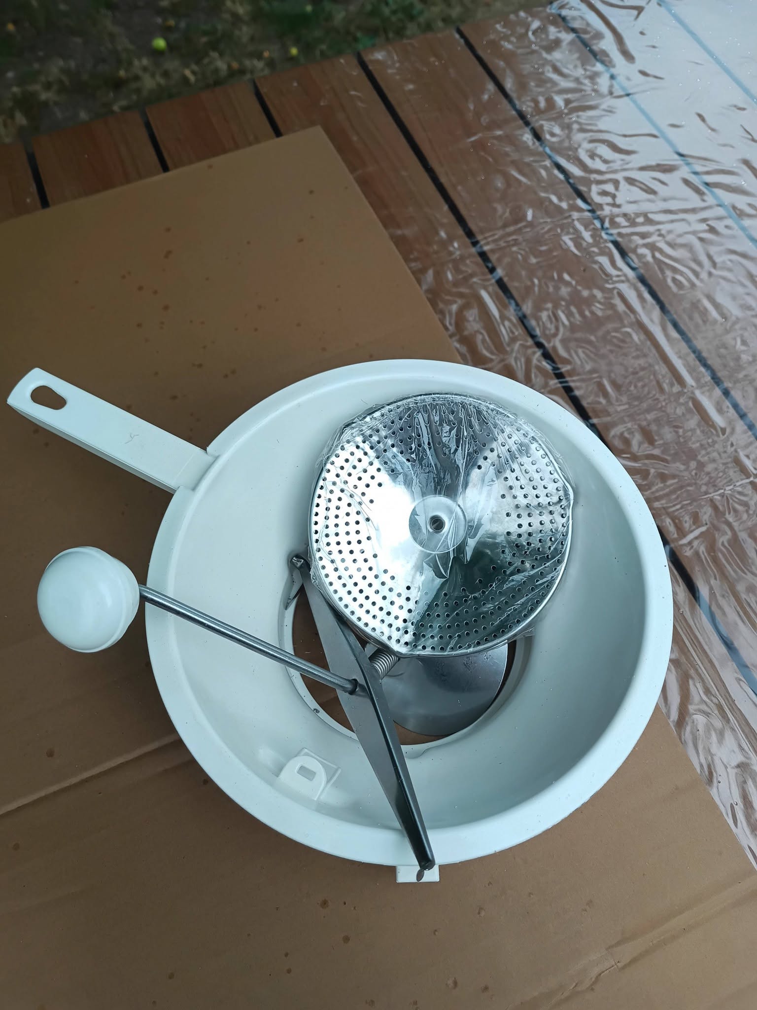 Masina Manuala pentru Pasat Rosii si Legume | Strecuratoare Pasare Rosii, Sosuri si Piureuri