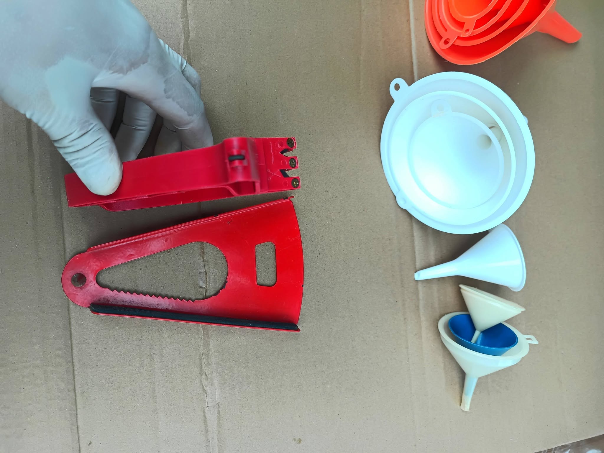 Set accesorii bucatarie profesionala - deschizator conserve, ascutitor cutite, palnii alimentare
