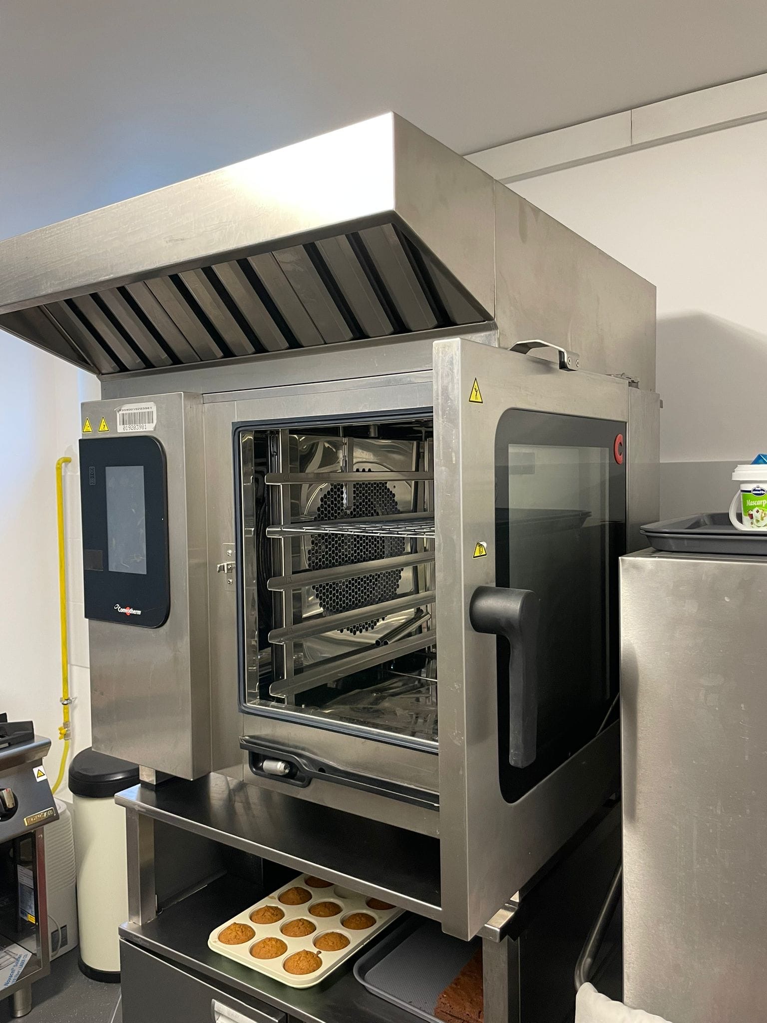 Cuptor profesional Convotherm ConvoVent 10 tăvi + hotă + masă inox incluse