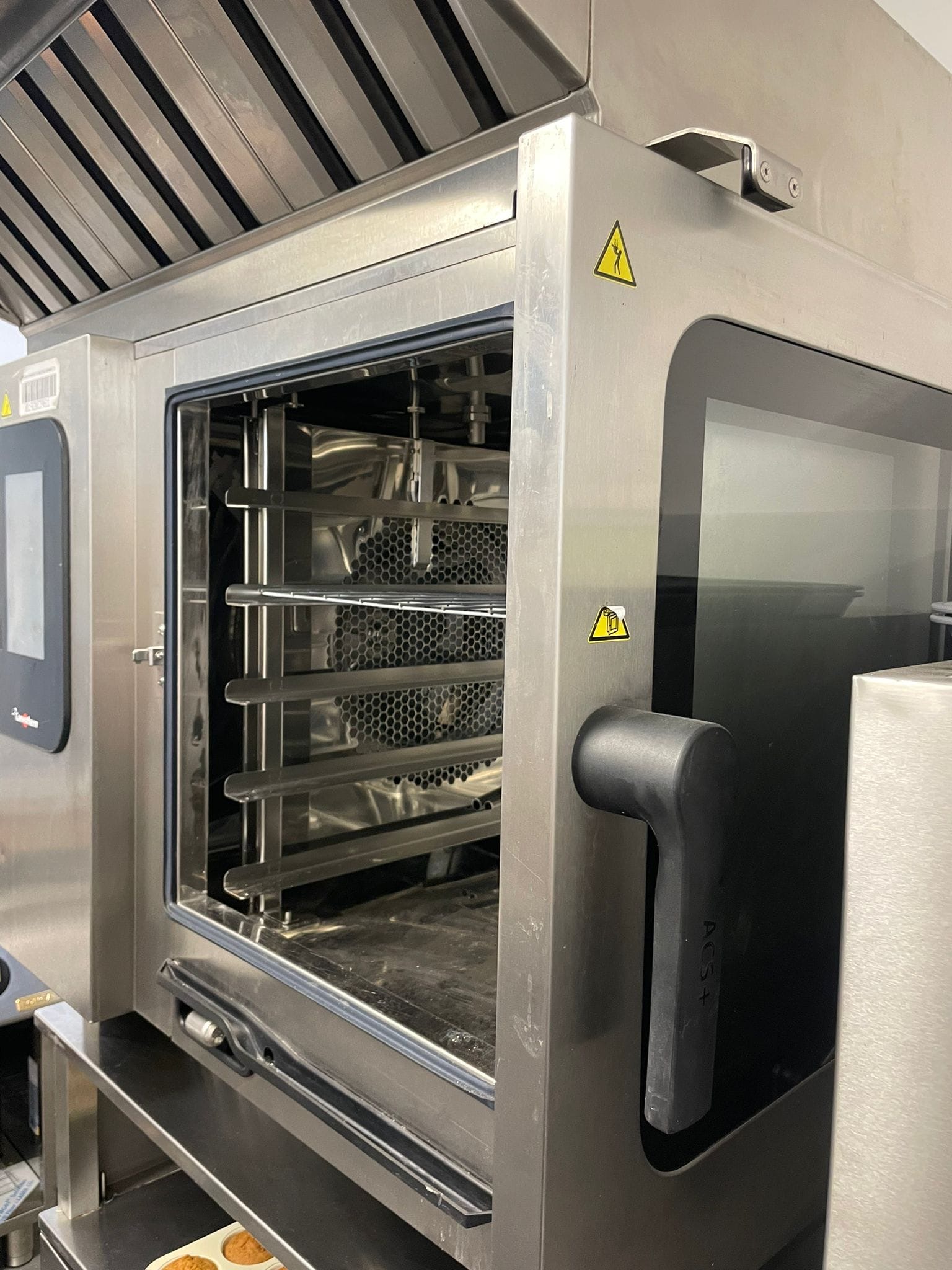 Cuptor profesional Convotherm ConvoVent 10 tăvi + hotă + masă inox incluse - Imagine 2