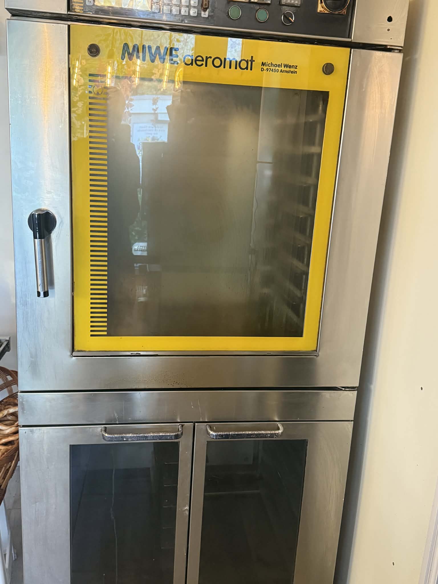 Cuptor profesional Miwe Aeromat cu dospitor incorporat pentru brutarii, patiserii si cofetarii HoReCa