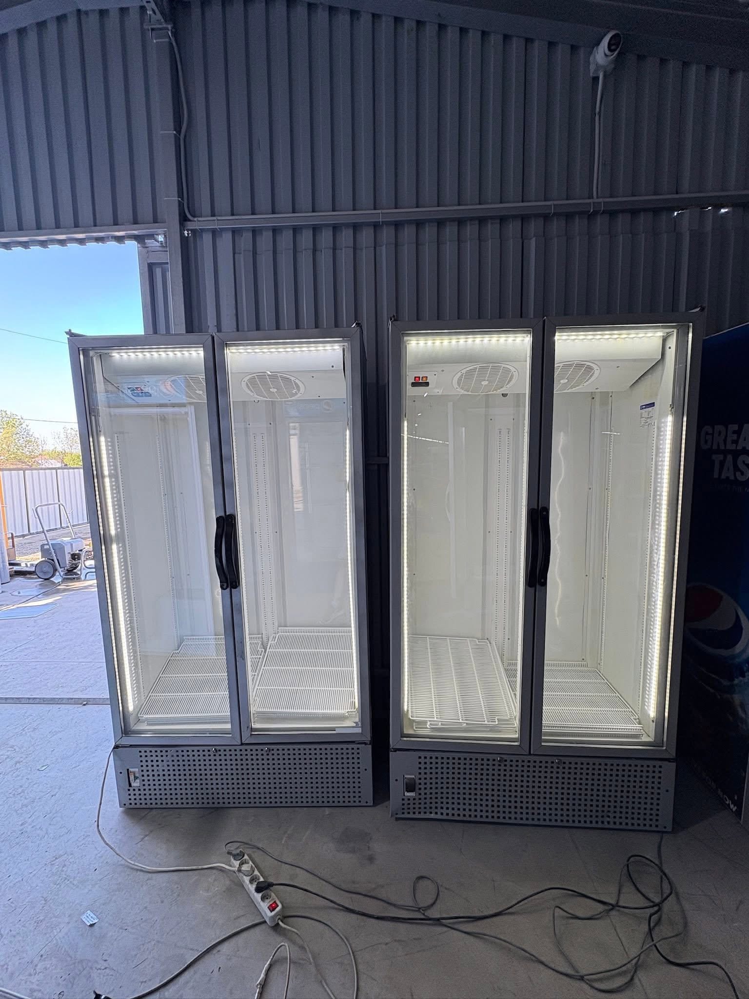 Vitrina Frigorifica Dubla Profesionala SH | Afisaj Electronic | LED | R290 | Usi Batante | Garantie