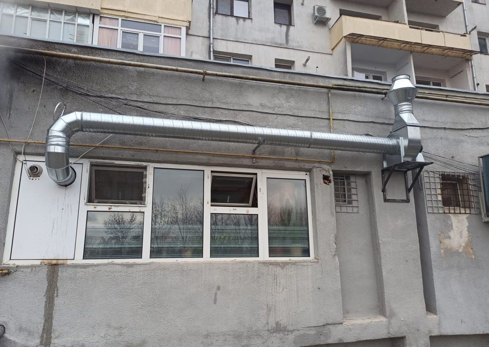 Montaj tubulatura de ventilatie si hote profesionale din inox pentru HoReCa