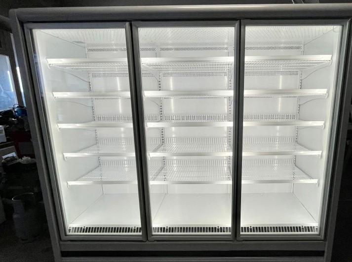 Vitrina Frigorifica Verticala Profesionala cu 4 Usi | Refrigerare si Congelare | Fabricatie 2022 | Agregat Inclus - Imagine 3