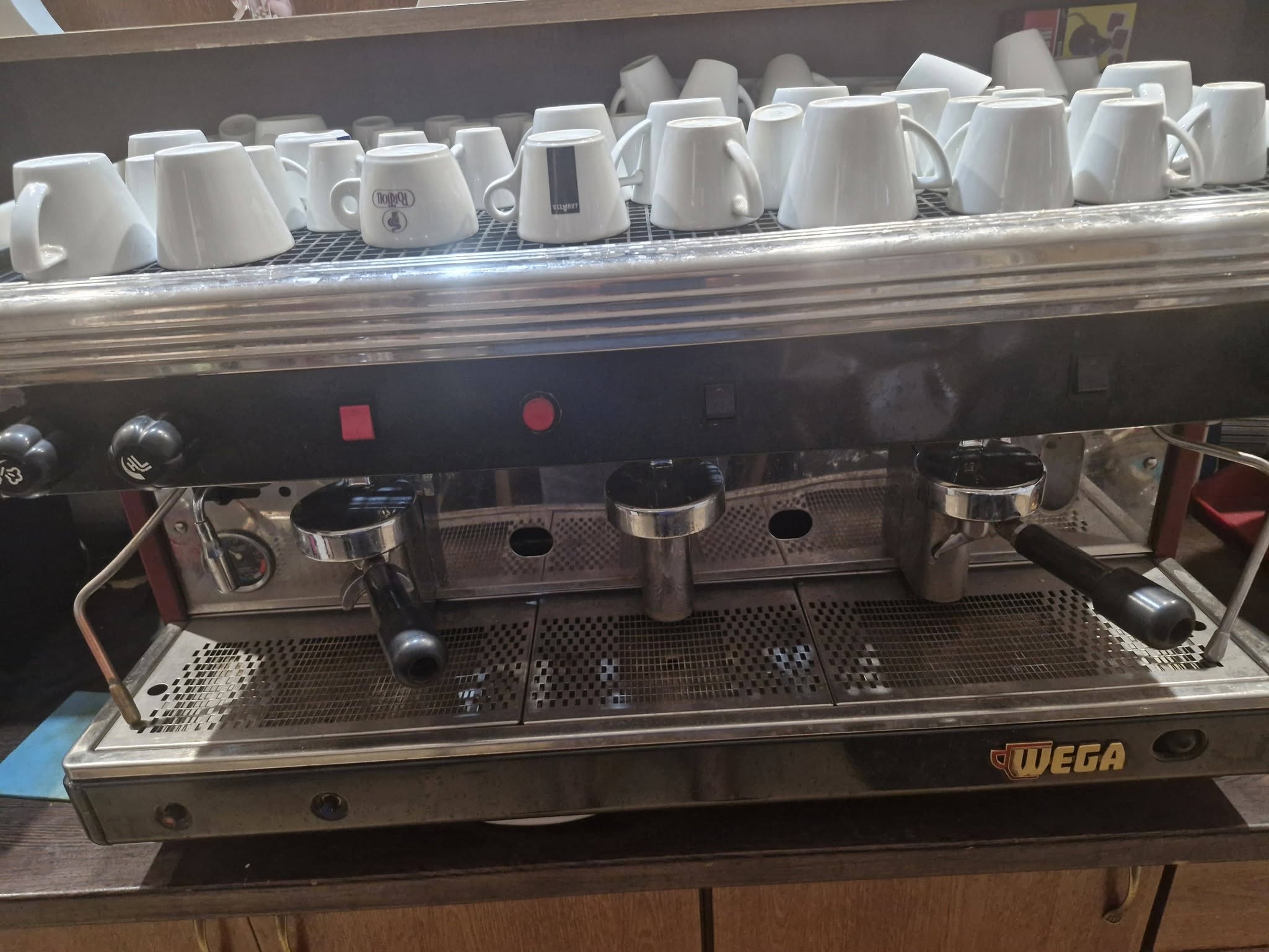 Espressor profesional WEGA 3 grupuri – aparat cafea HoReCa pentru cafenea, restaurant, bar