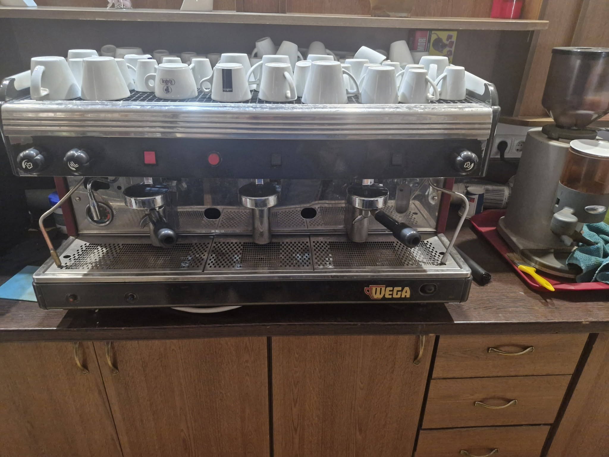Espressor profesional WEGA 3 grupuri – aparat cafea HoReCa pentru cafenea, restaurant, bar - Imagine 2