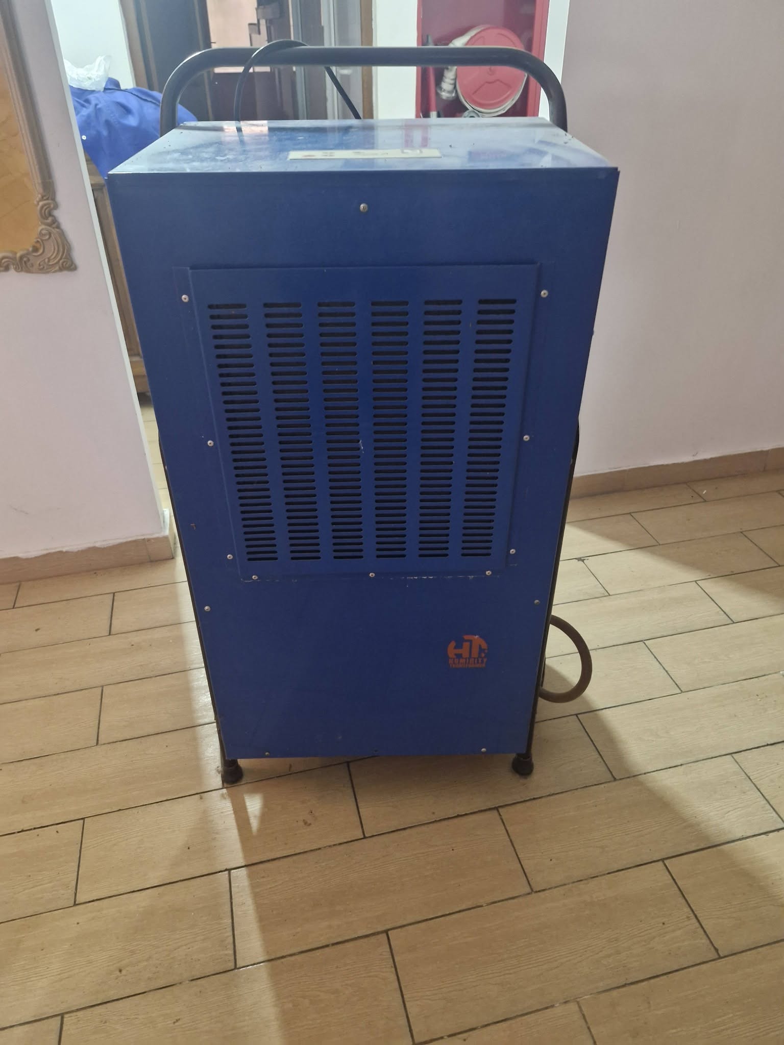 Dezumidificator profesional industrial mobil – uscător de aer pentru restaurante, hoteluri, depozite și spații HoReCa - Imagine 2