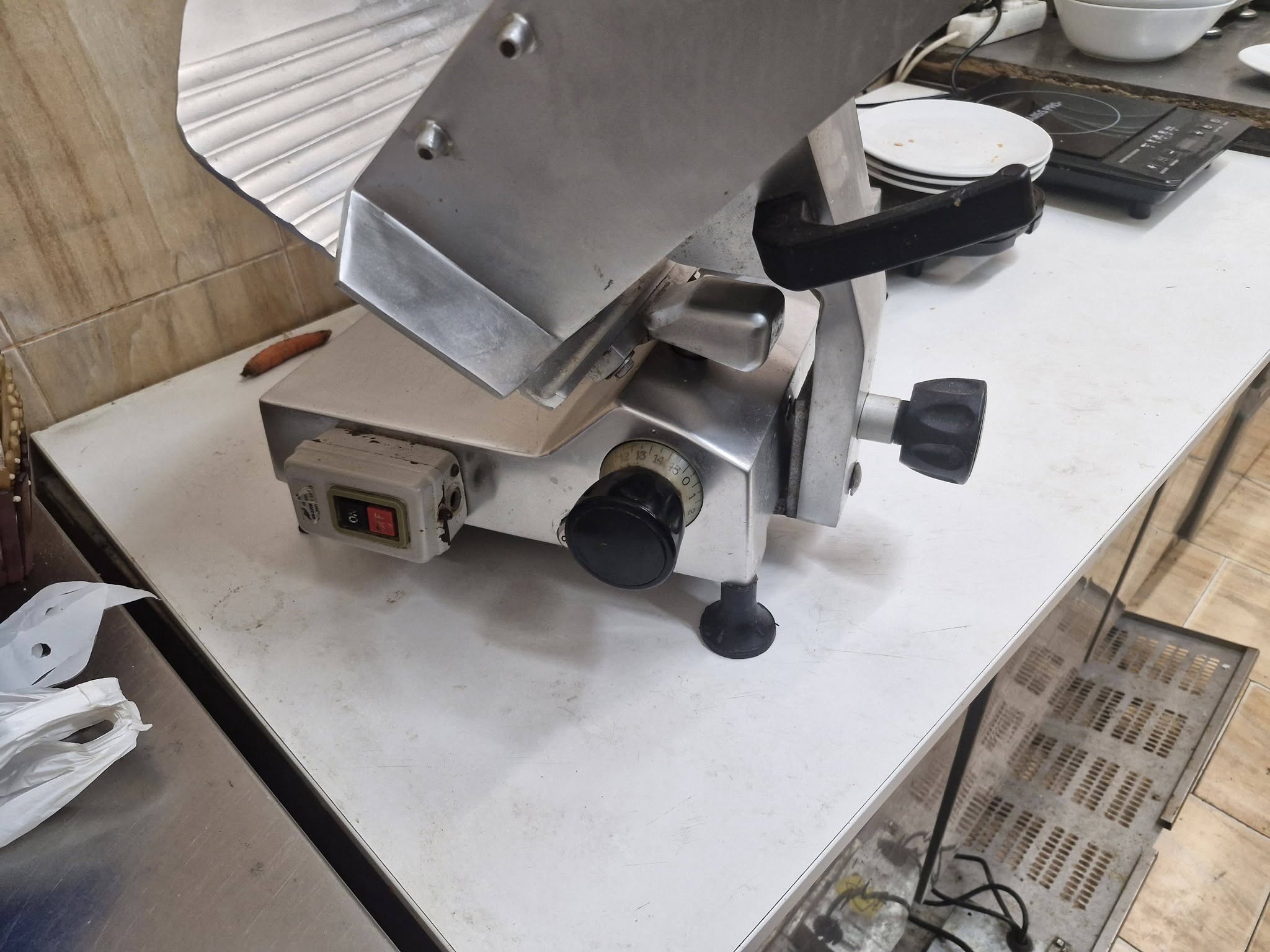 Feliator Profesional Mezeluri 300 mm – Feliator Electric HoReCa Second Hand pentru Restaurant, Magazin, Măcelărie - Imagine 4