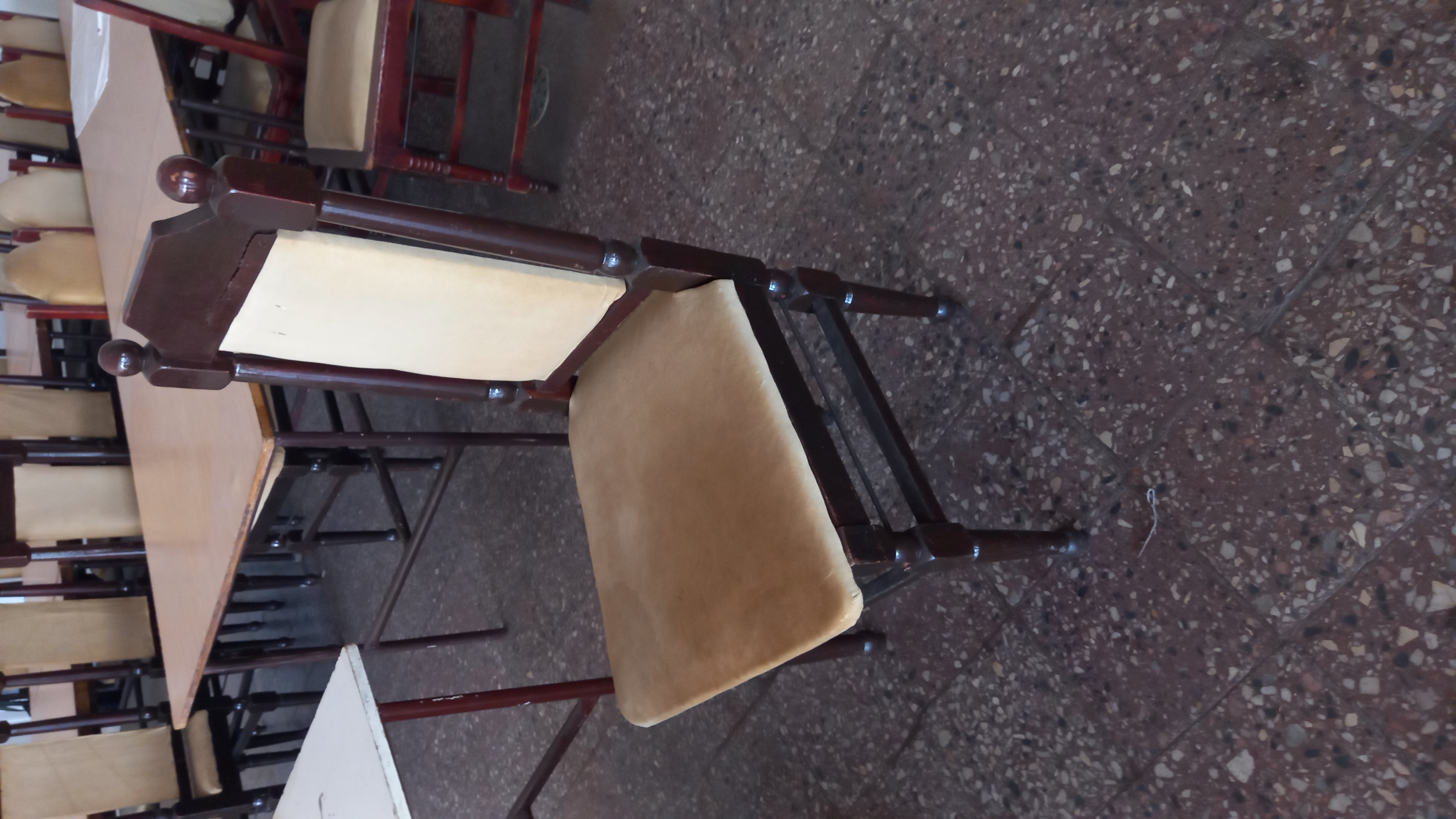 Mese cantină - Mobilier HoReCa second-hand – Mese cantină, mese pătrate și scaune la preț avantajos - Imagine 3
