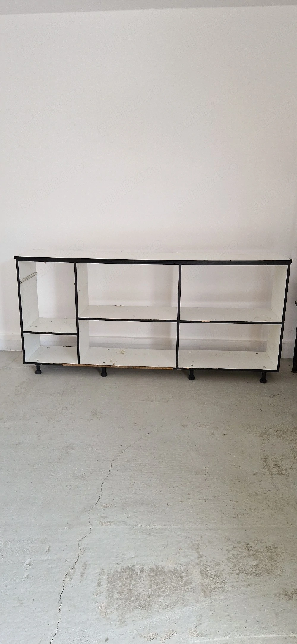 Rafturi pentru chioșc cu tejghea – Mobilier comercial 2,5 m | Ideal pentru magazine și spații comerciale