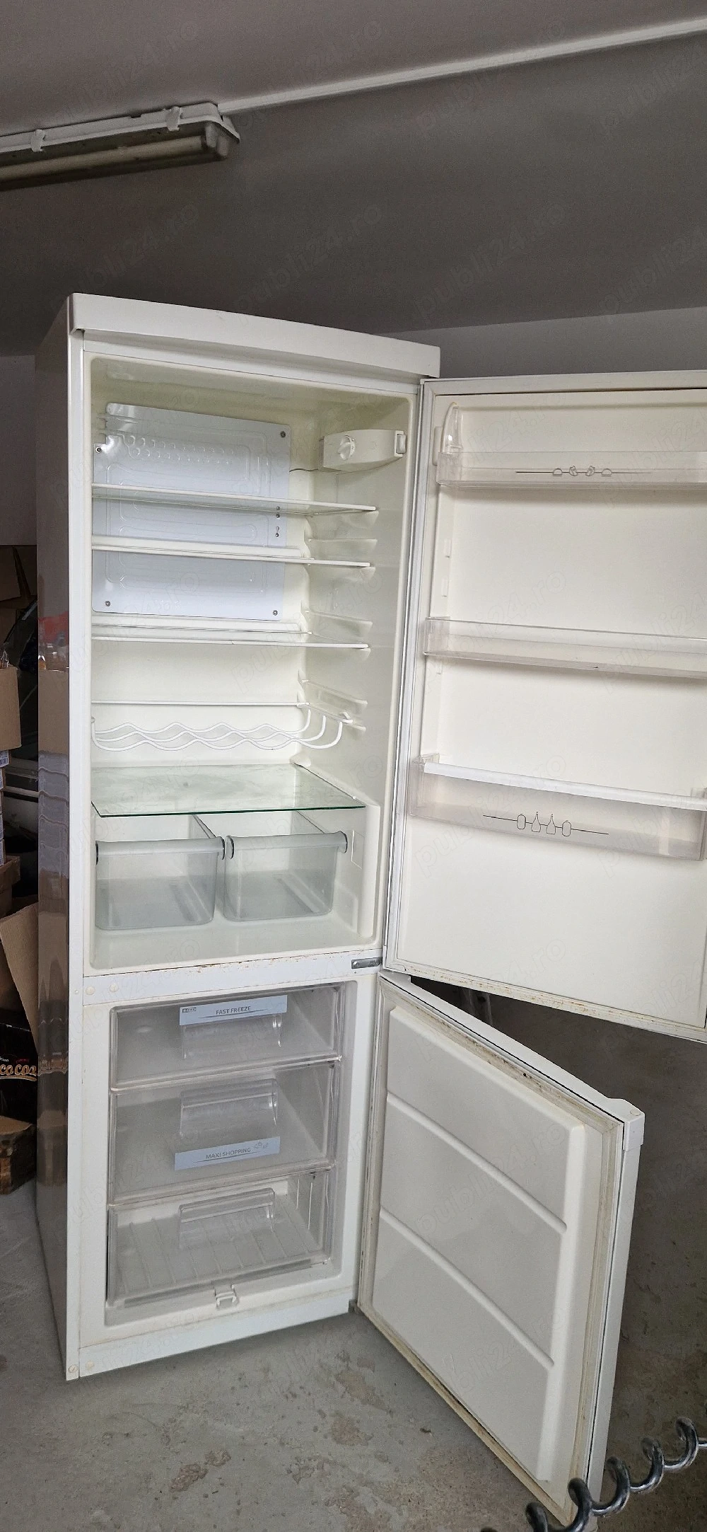 Frigider Zanussi cu congelator – Profesional | Garanție 1 an