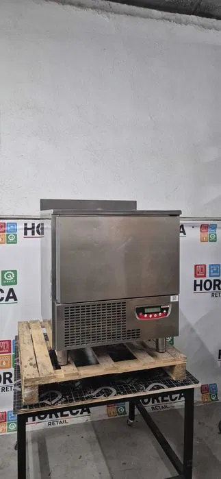 Abatitor profesional Angelo Po Blast Chiller 5 tavi GN 1/1, racire si congelare rapida pentru HoReCa - Imagine 2