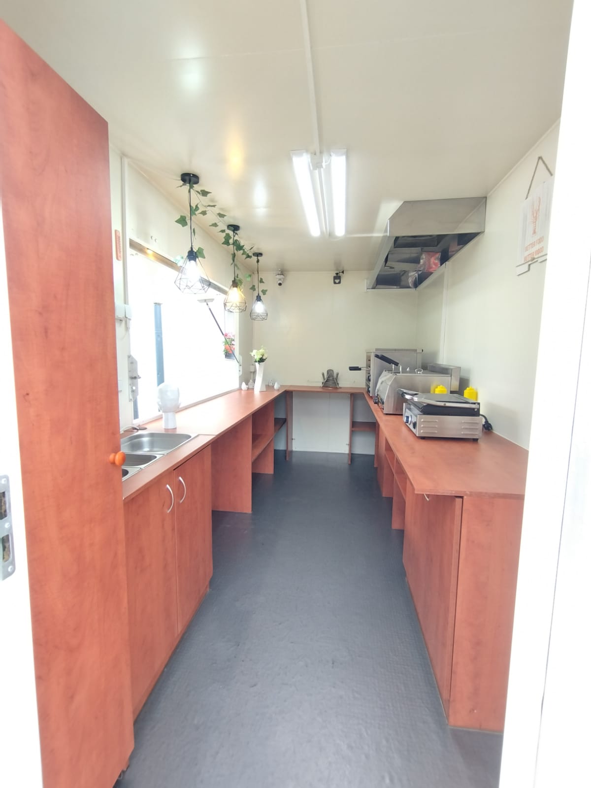 Rulota Fast-Food Profesionala de Vanzare – Ideală pentru Burgeri, Shaorma, Pizza, Hot Dog și Street Food - Imagine 5
