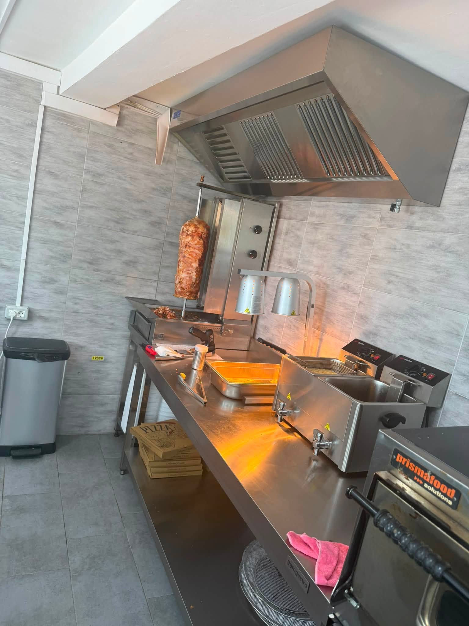 Hota profesionala inox cu aparat shaorma si masa de lucru – Echipamente HoReCa