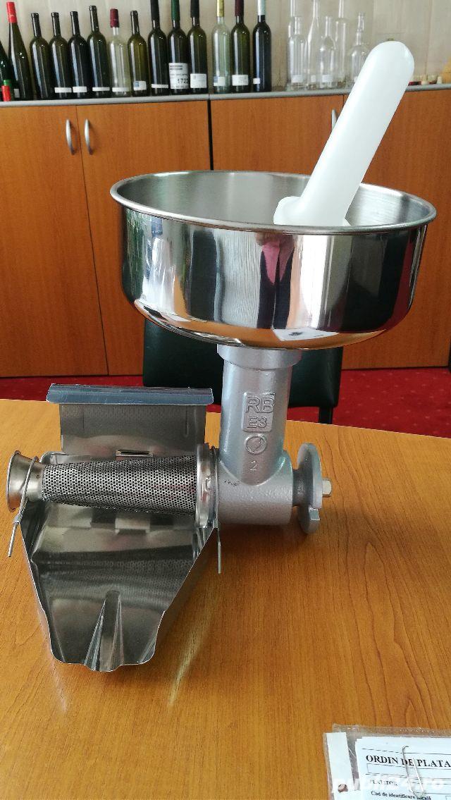 Masina electrica de tocat carne profesionala nr. 5 / nr. 12 – inox alimentar –