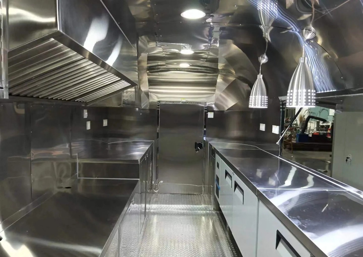 Rulota Food Truck Airstream 5.5M Complet Echipata – Inox, Omologata RAR, 2024 - Imagine 3