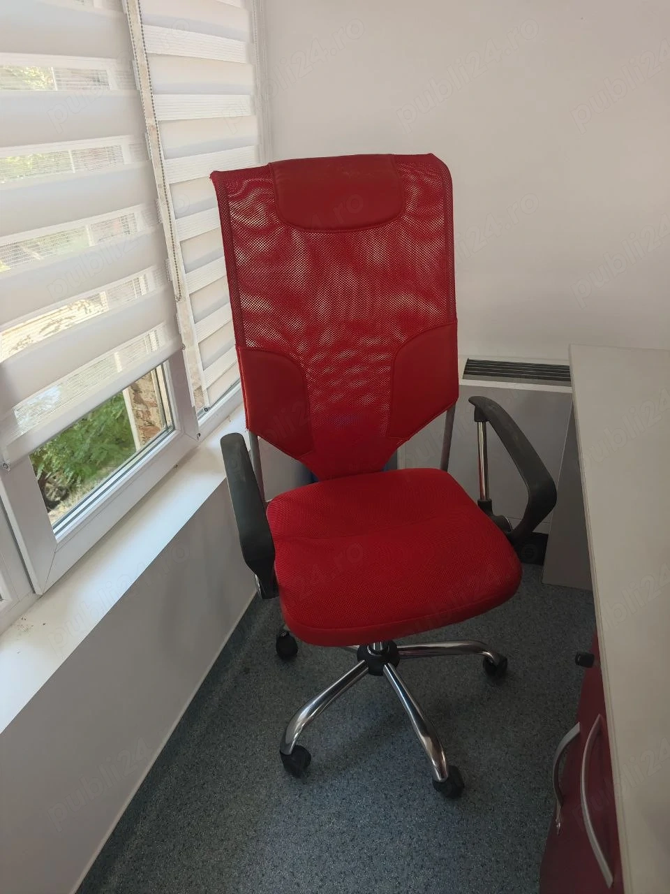 Set mobilier birou / receptie – birou managerial, scaun ergonomic si 2 fotolii - Imagine 3