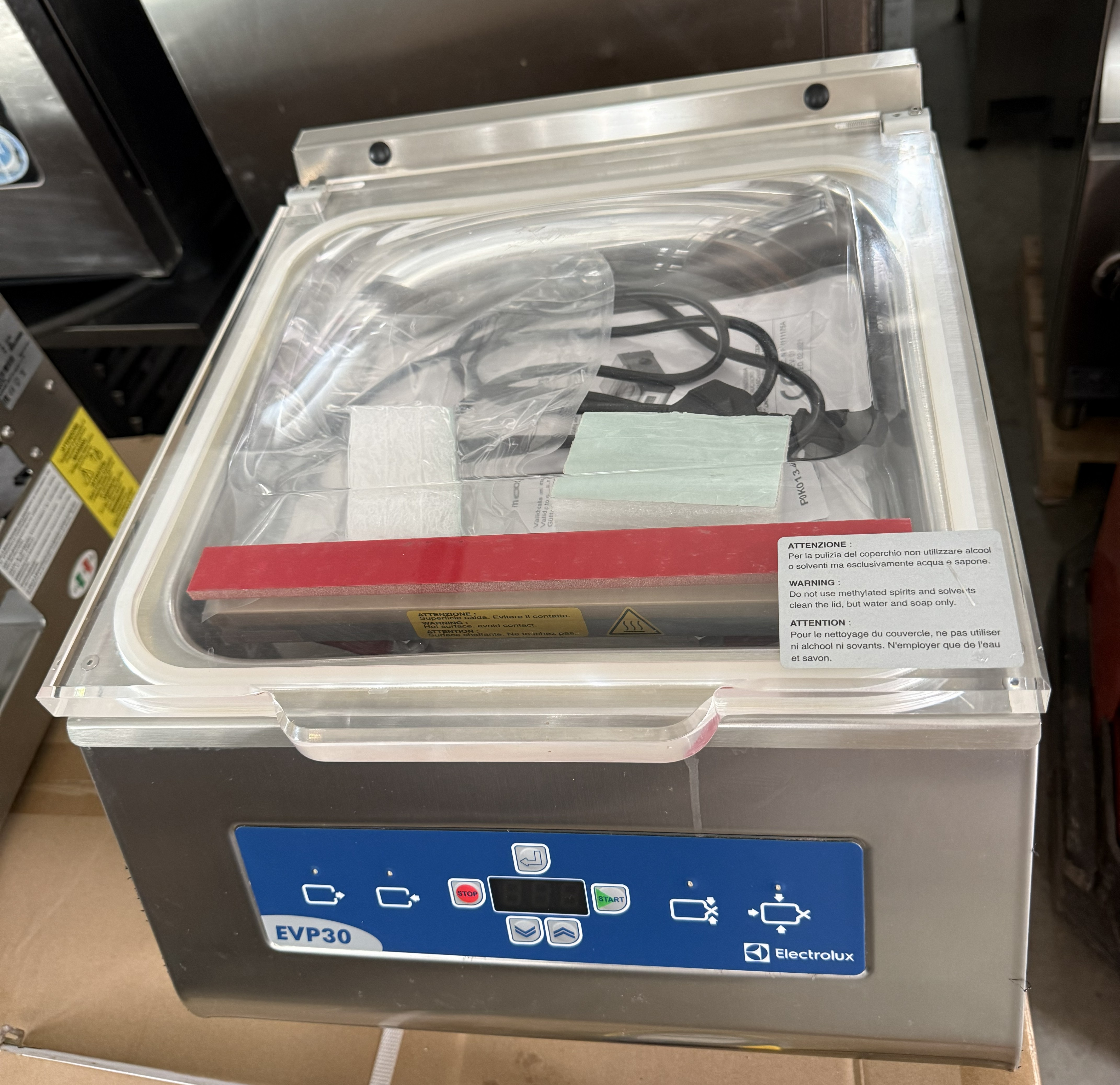 Aparat de ambalare în vid Electrolux Professional EVP30N