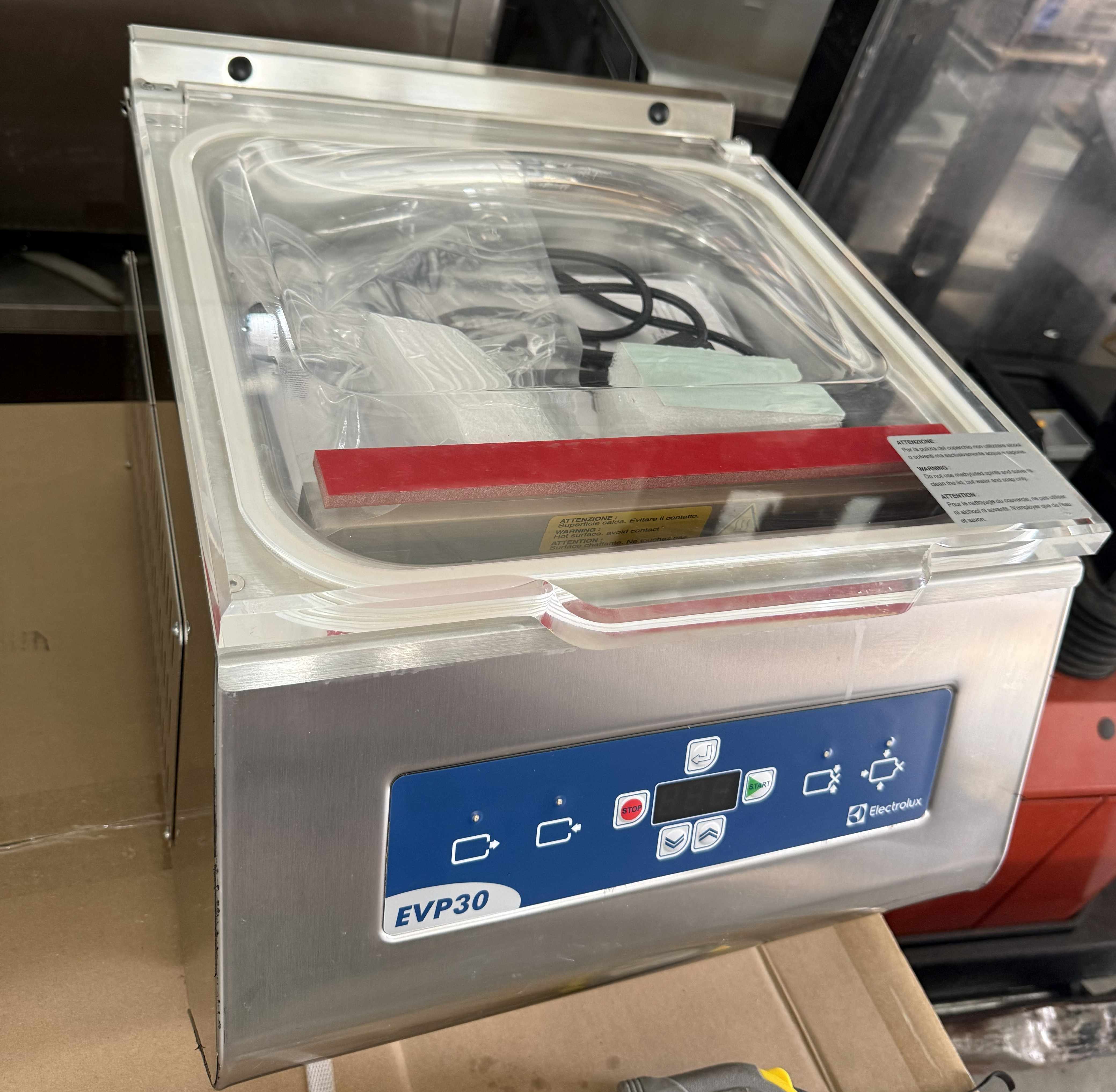 Aparat de ambalare în vid Electrolux Professional EVP30N - Imagine 2