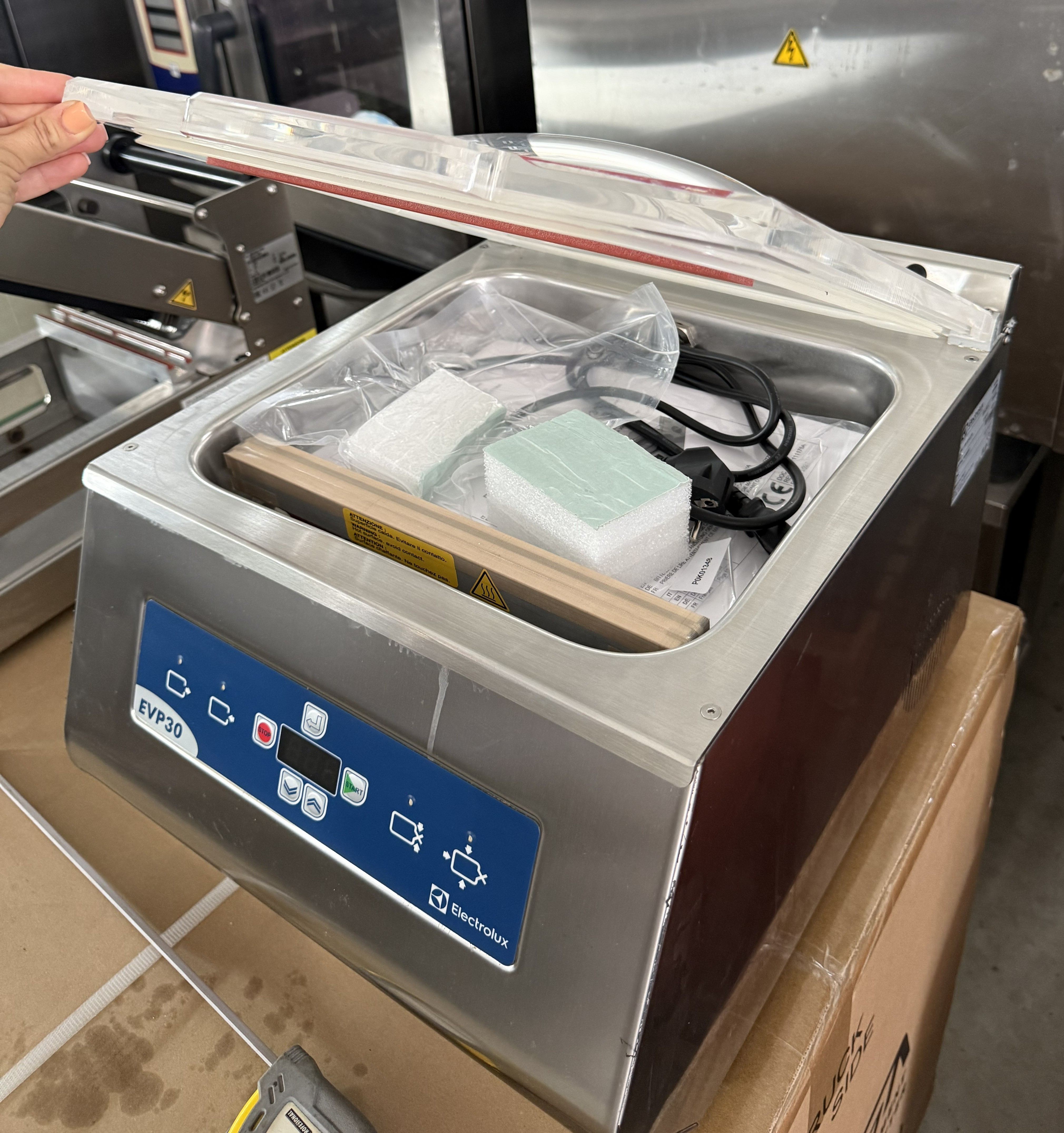 Aparat de ambalare în vid Electrolux Professional EVP30N - Imagine 4