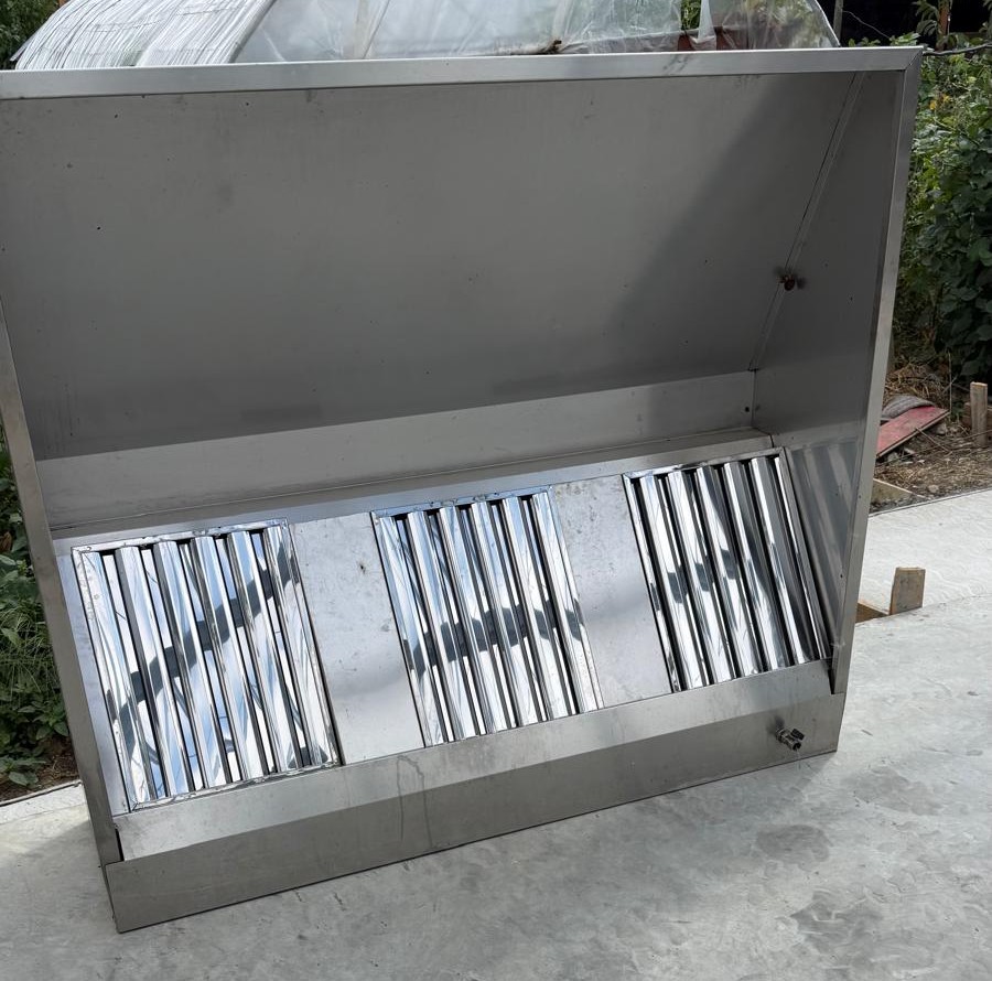 Hotă profesională inox 160×140 cm – 3 filtre labirint