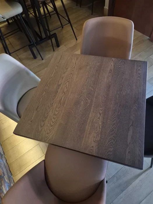 Mese si scaune profesionale HoReCa – lemn masiv stejar – mobilier restaurant, pub, cafenea