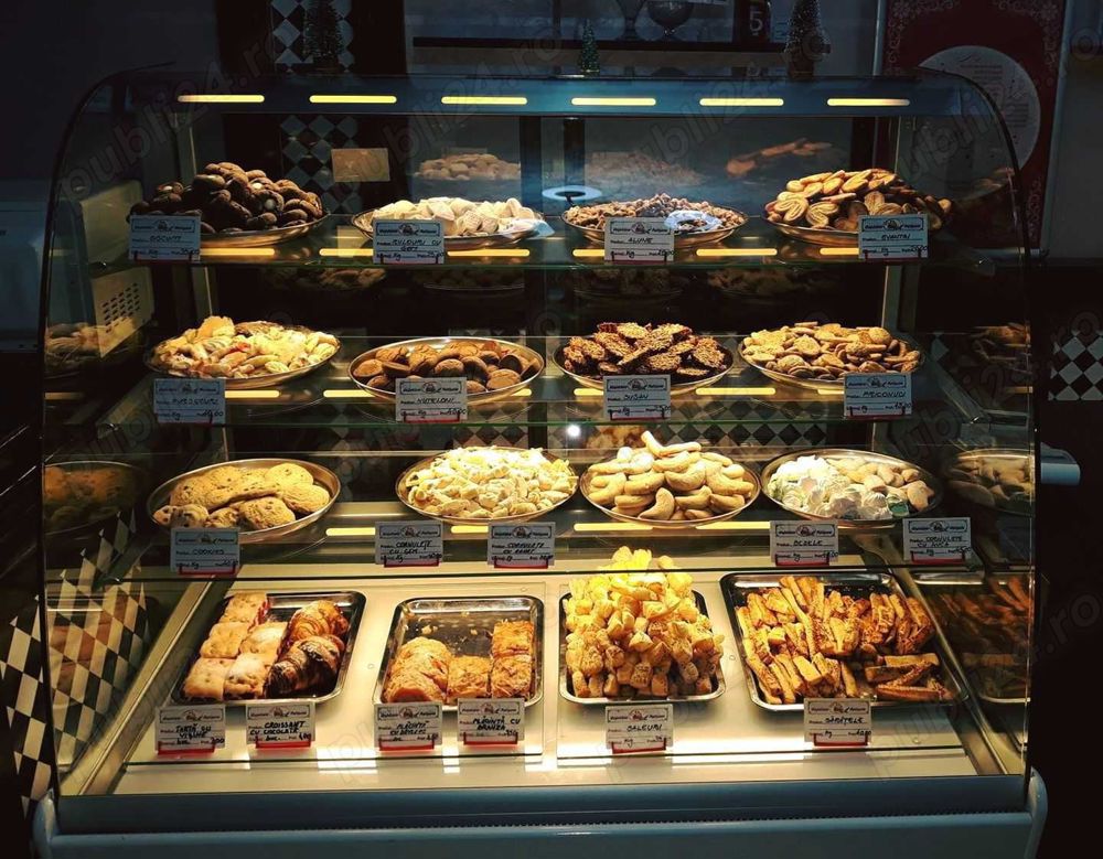 Vitrina neutra patiserie / cofetarie cu 4 rafturi – expunere produse HoReCa