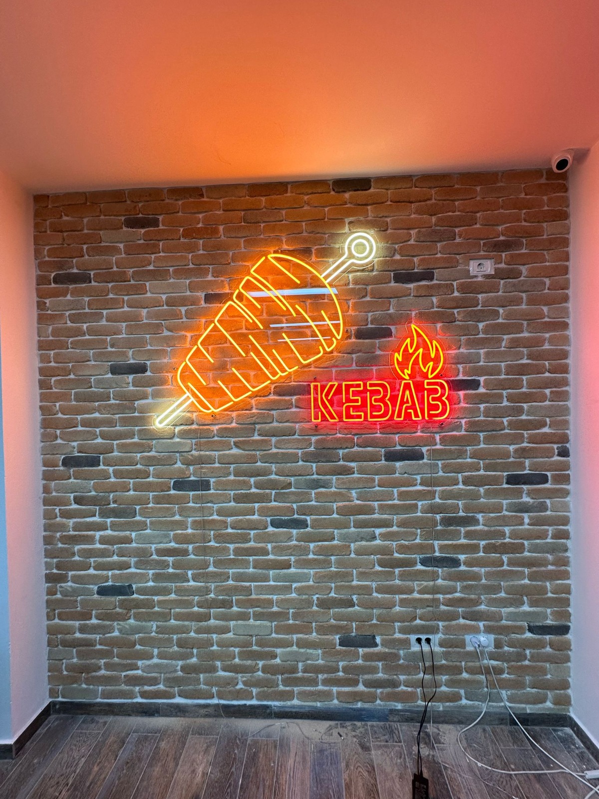 Reclame luminoase LED Neon Kebab si Shaorma – Rotisor, Fast Food, Shaormerie