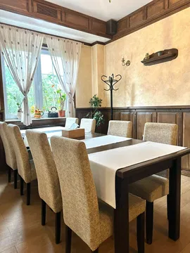 Scaune Restaurant HoReCa din Lemn Masiv Tapițate – Cafenea, Bar