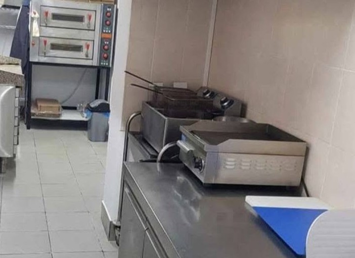 Grill profesional electric pentru restaurant, fast-food și HoReCa – plită grill de banc din inox