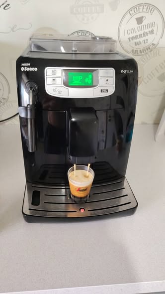 Espressor automat Saeco Philips Intelia cu rasnita ceramica – cafea boabe si macinata - Imagine 2