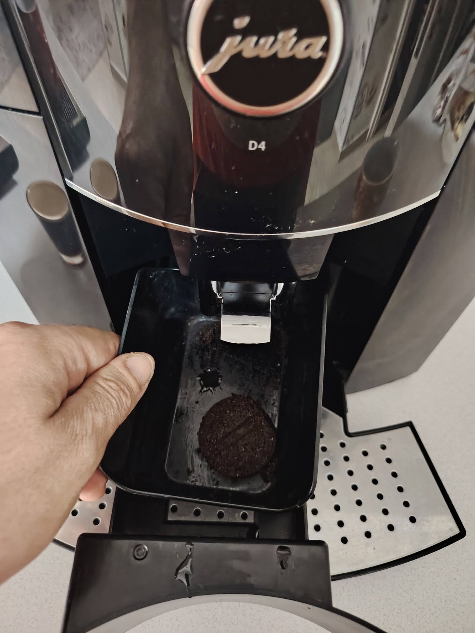 Espressor automat JURA D4 – cafea boabe si macinata, revizuit, garnituri schimbate - Imagine 5