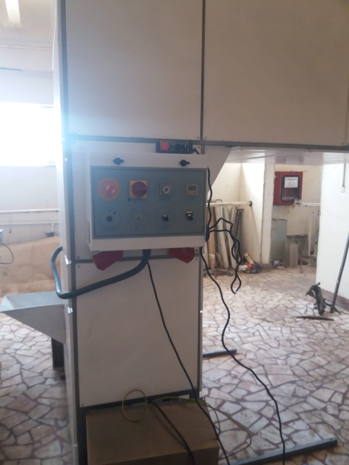 Predospitor profesional cu leagane SUBAL KM300 – 300 cupe pentru panificatie - Imagine 3