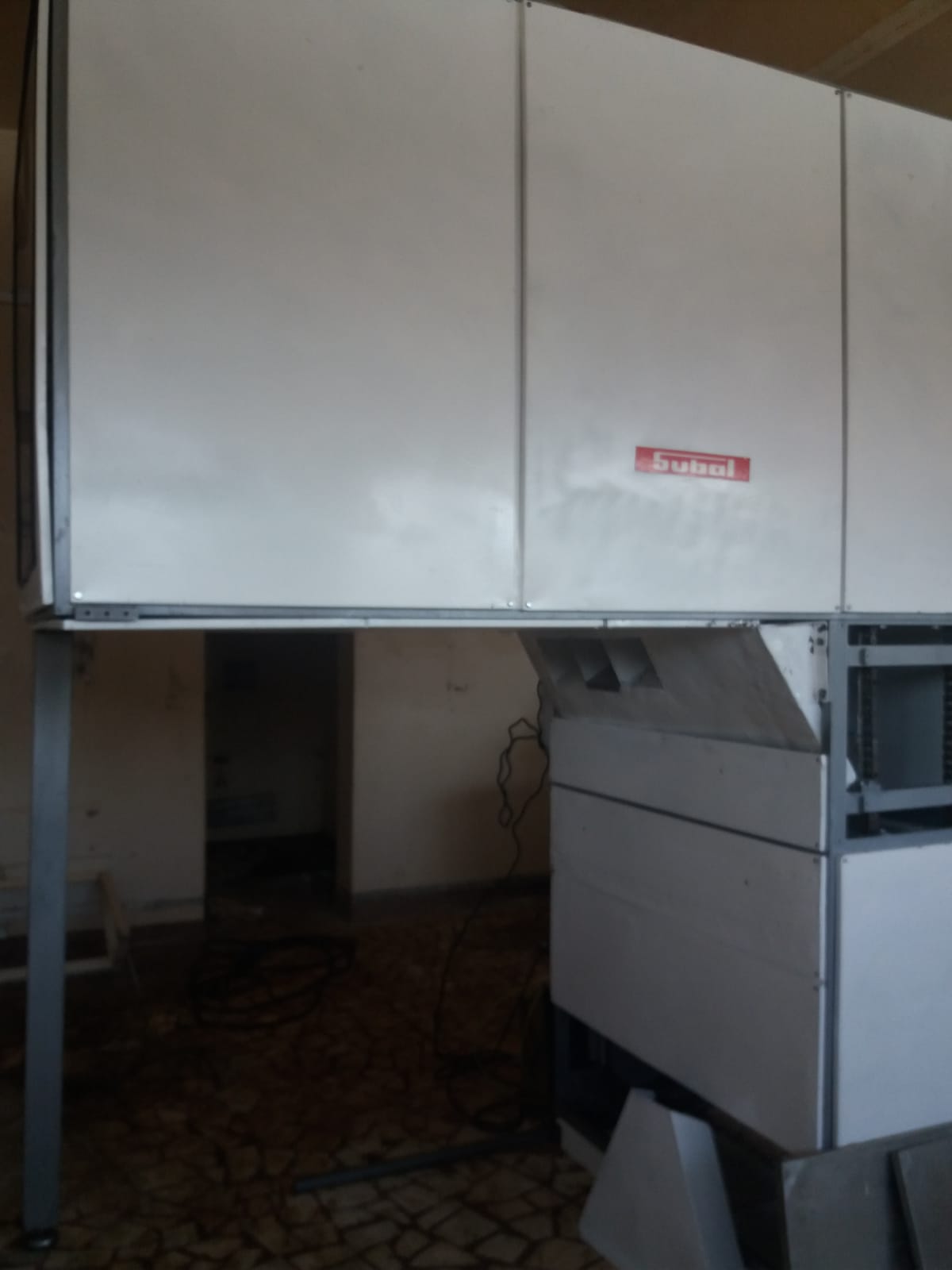 Predospitor profesional cu leagane SUBAL KM300 – 300 cupe pentru panificatie - Imagine 5