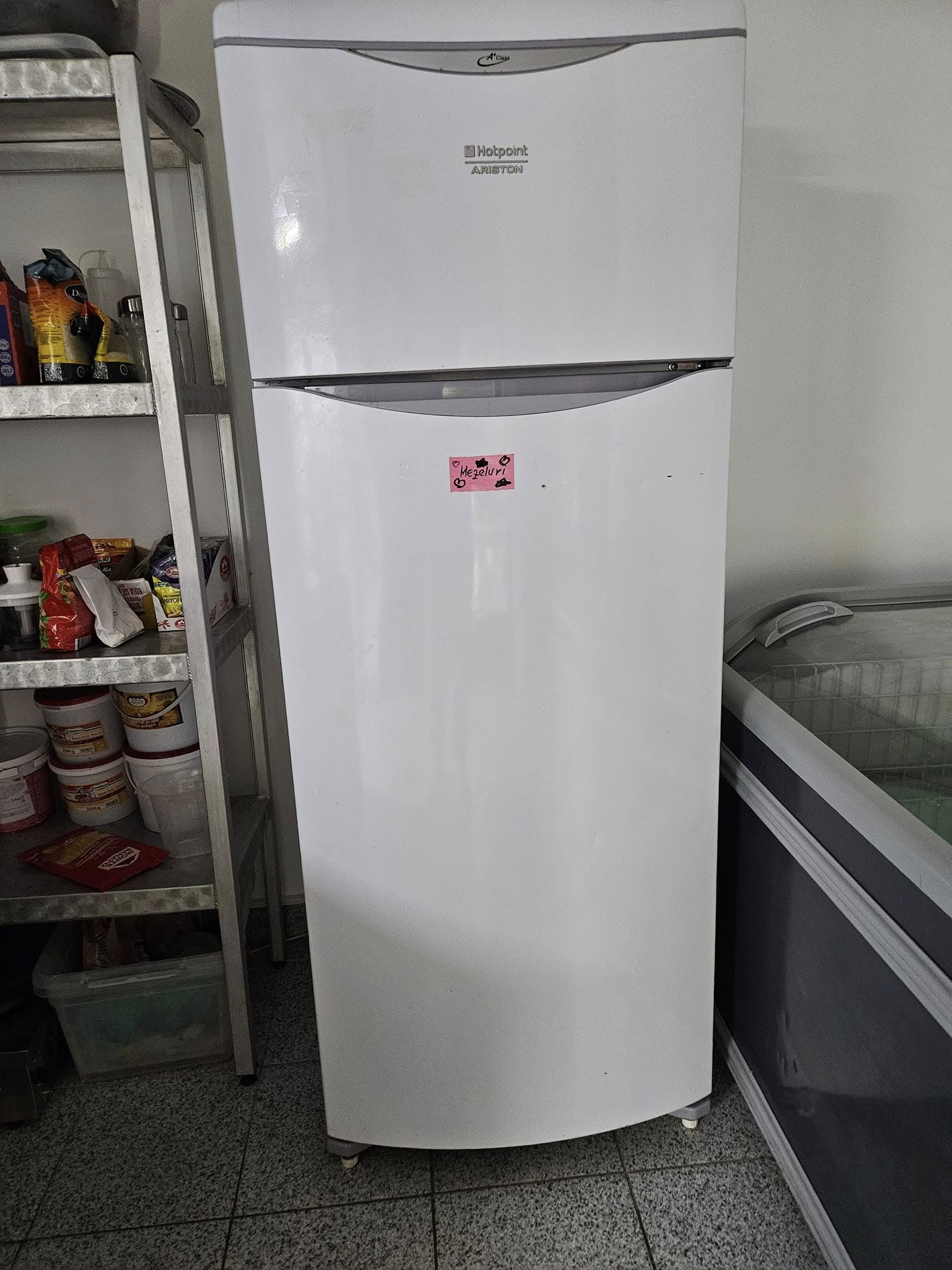 Frigidere verticale Hotpoint Ariston – 3 bucati pentru HoReCa si depozitare alimente
