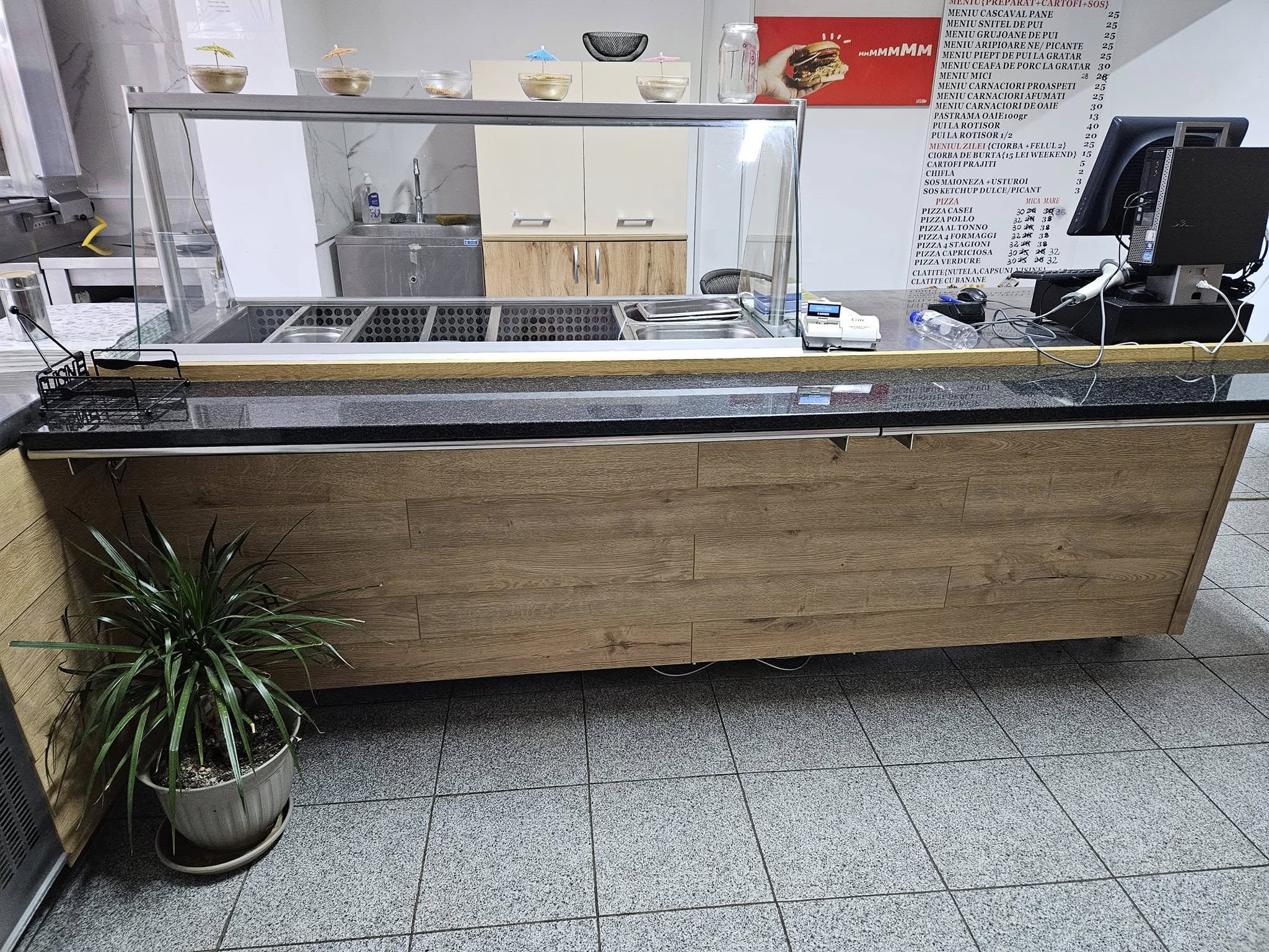 Vitrina de servire profesionala HoReCa cu blat si cuva GN pentru fast-food