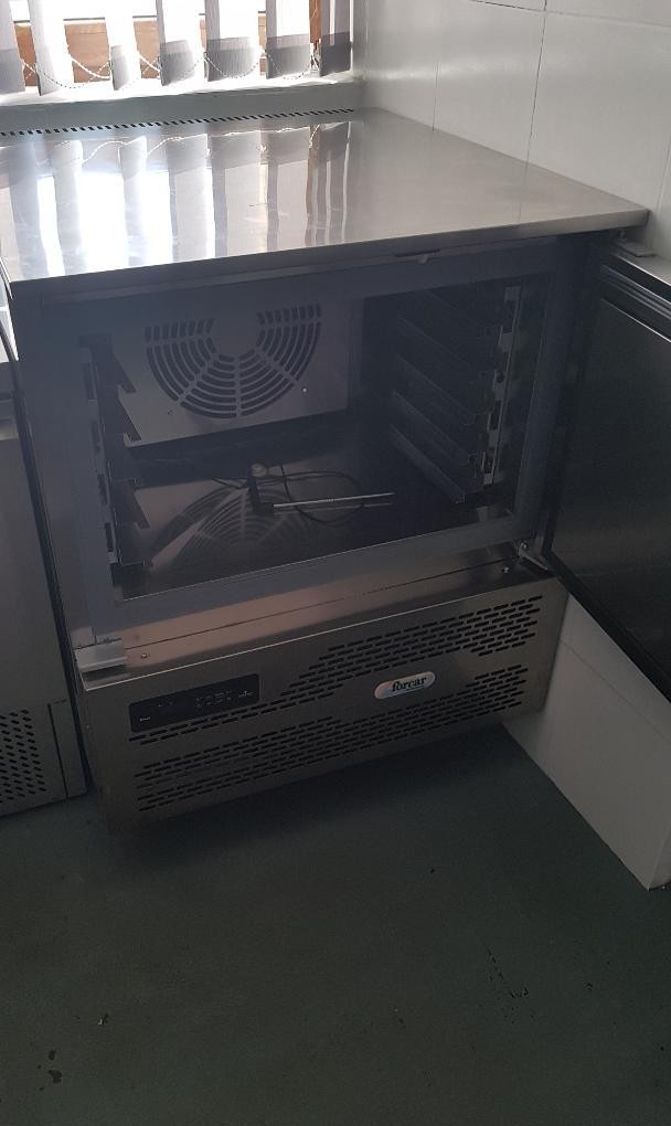 Abatitor Profesional FORCAR 5 Tăvi GN 1/1 și 600×400 mm – Răcitor Rapid Profesional HoReCa - Imagine 2