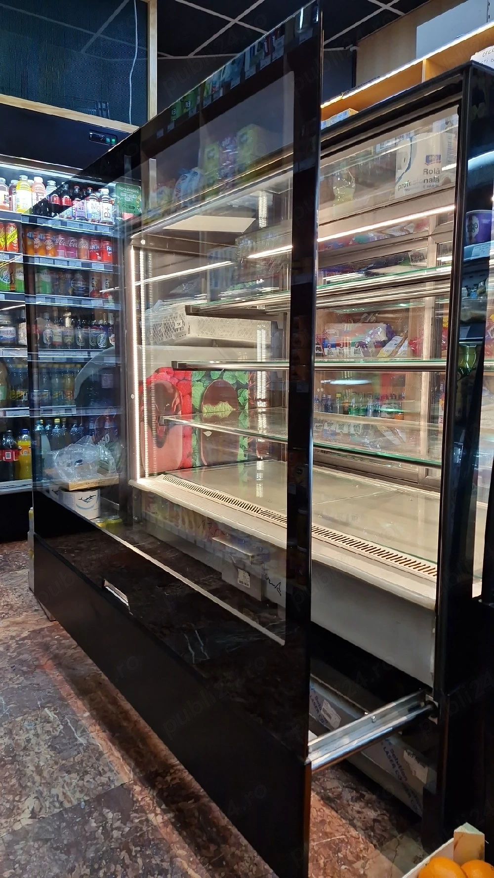 Vitrina frigorifica profesionala HoReCa, stare foarte buna - Bucuresti