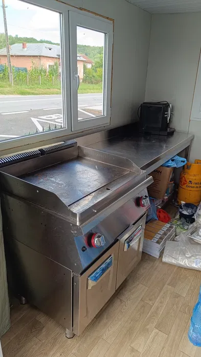 Plita grill profesionala pe gaz din inox, 2 zone de gatire, cu dulap - HoReCa - Imagine 2